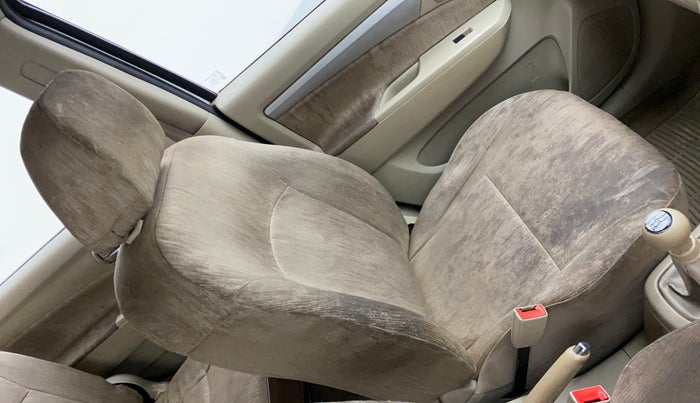 2012 Maruti Ertiga VDI, Diesel, Manual, 1,10,723 km, Front left seat (passenger seat) - Cover slightly stained