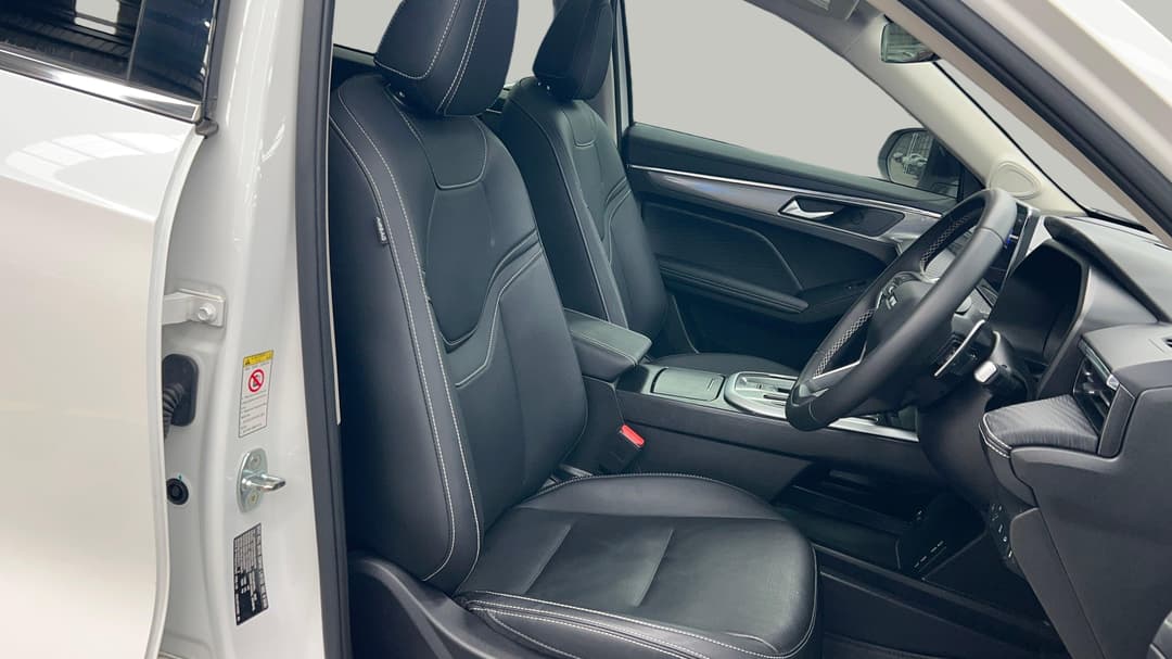 2025 GWM Haval Jolion Ultra, Automatic, 19617 km, Right Side Front Door Cabin View