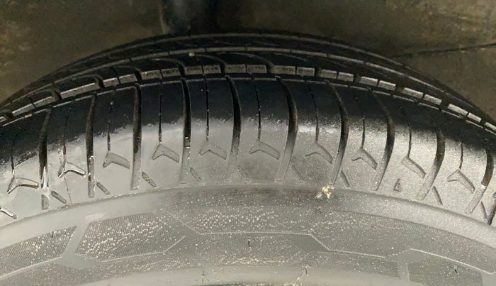 2019 Hyundai NEW SANTRO SPORTZ CNG, CNG, Manual, 89,489 km, Right Rear Tyre Tread