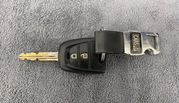 2019 Hyundai NEW SANTRO SPORTZ CNG, CNG, Manual, 89,489 km, Key Close Up