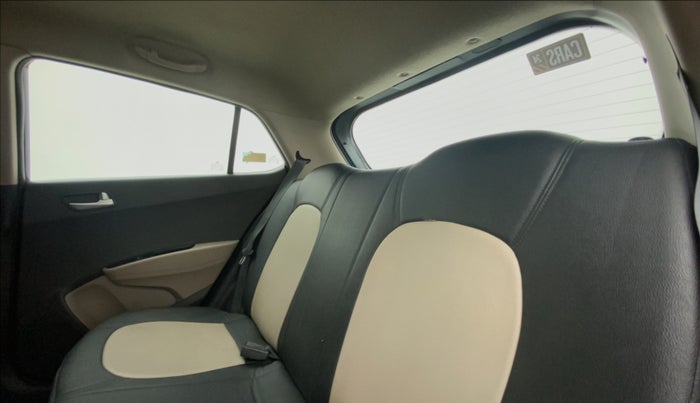 2017 Hyundai Grand i10 SPORTZ (O) AT 1.2 KAPPA VTVT, Petrol, Automatic, 62,604 km, Right Side Rear Door Cabin