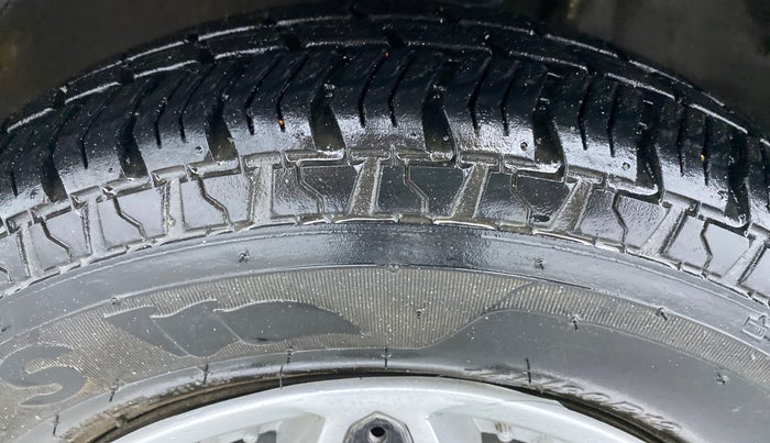 2018 Maruti Alto 800 VXI, Petrol, Manual, 5,586 km, Left Front Tyre Tread