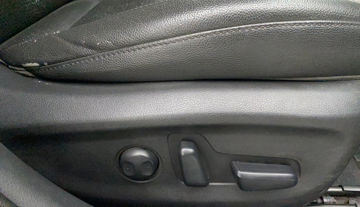 2016 Hyundai New Elantra 2.0 SX AT PETROL, Petrol, Automatic, 75,545 km, Driver Side Adjustment Panel