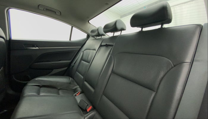 2016 Hyundai New Elantra 2.0 SX AT PETROL, Petrol, Automatic, 75,545 km, Right Side Rear Door Cabin