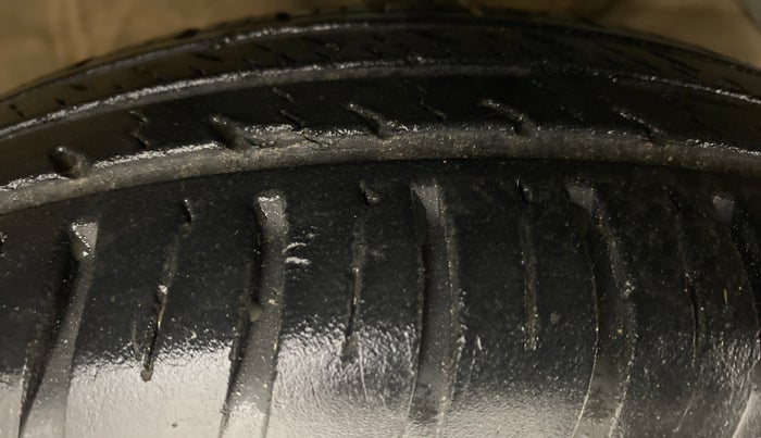 2018 Maruti Swift VXI D, Petrol, Manual, 19,714 km, Right Front Tyre Tread