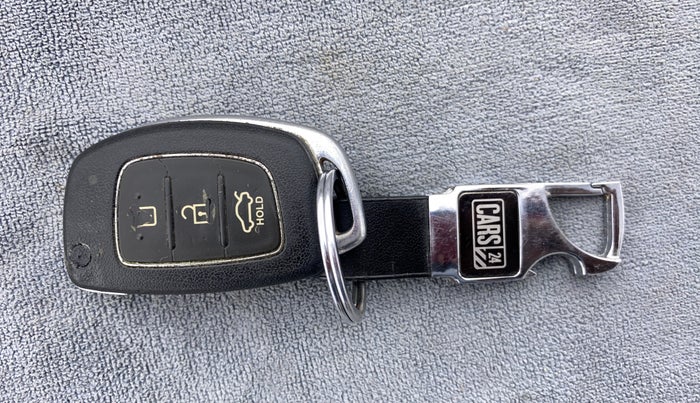 2015 Hyundai Xcent S 1.2, Petrol, Manual, 76,989 km, Key Close Up