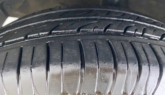 2015 Hyundai Xcent S 1.2, Petrol, Manual, 76,989 km, Left Front Tyre Tread