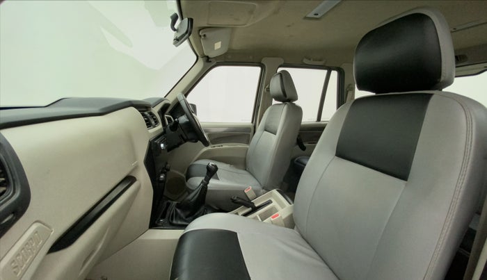 2018 Mahindra Scorpio S5, Diesel, Manual, 69,010 km, Right Side Front Door Cabin