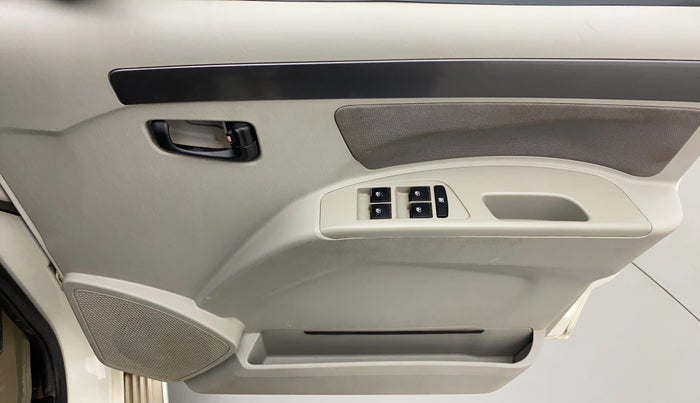 2018 Mahindra Scorpio S5, Diesel, Manual, 69,010 km, Driver Side Door Panels Control