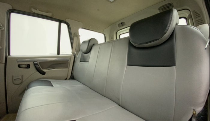 2018 Mahindra Scorpio S5, Diesel, Manual, 69,010 km, Right Side Rear Door Cabin