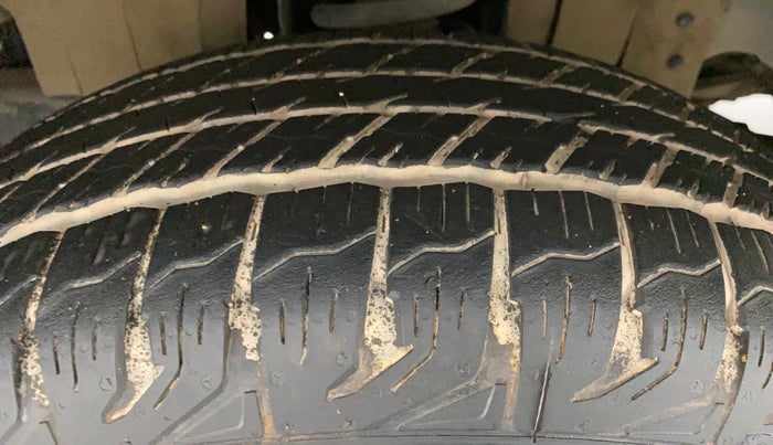 2018 Mahindra Scorpio S5, Diesel, Manual, 69,010 km, Left Front Tyre Tread