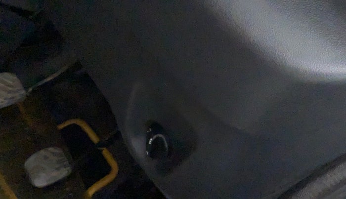 2016 Renault Kwid RXT 0.8, Petrol, Manual, 45,277 km, Dashboard - Headlight height adjustment not working