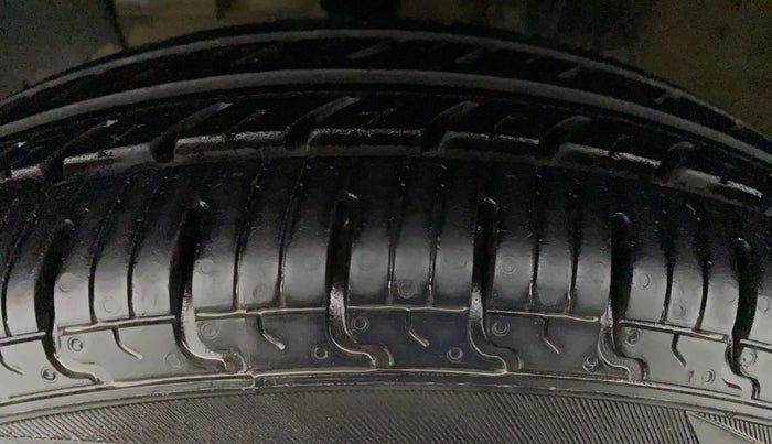 2016 Renault Kwid RXT 0.8, Petrol, Manual, 45,277 km, Right Front Tyre Tread
