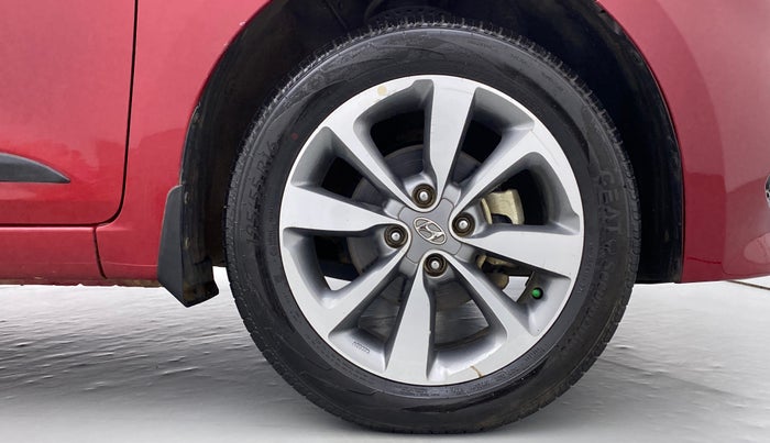 2017 Hyundai Elite i20 ASTA 1.2 (O), Petrol, Manual, 35,995 km, Right Front Wheel