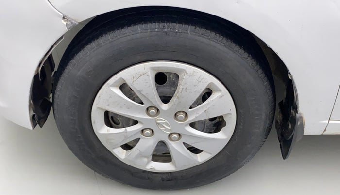 2011 Hyundai i10 MAGNA 1.2, Petrol, Manual, 60,372 km, Left front tyre - Minor crack