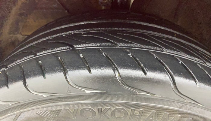 2018 Maruti Swift VXI D, Petrol, Manual, 11,744 km, Left Front Tyre Tread