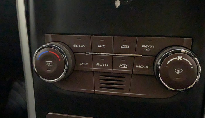 2014 Mahindra XUV500 W8, Diesel, Manual, 87,659 km, AC Unit - Car heater not working