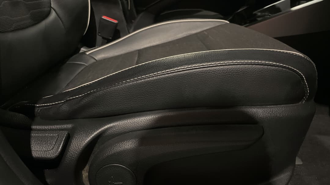 2021 Kia Stonic Gt-line, Automatic, 56858 km, Drivers Side Adjustment Panel