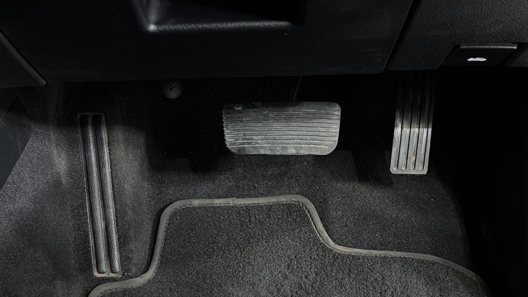 2021 Ford Everest Sport (4WD), Automatic, 95884 km, Pedals and Footmat