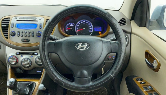 2011 Hyundai i10 SPORTZ 1.2 KAPPA2, CNG, Manual, 1,01,913 km, Steering Wheel Close Up