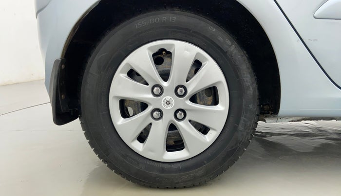 2011 Hyundai i10 SPORTZ 1.2 KAPPA2, CNG, Manual, 1,01,913 km, Right Rear Wheel