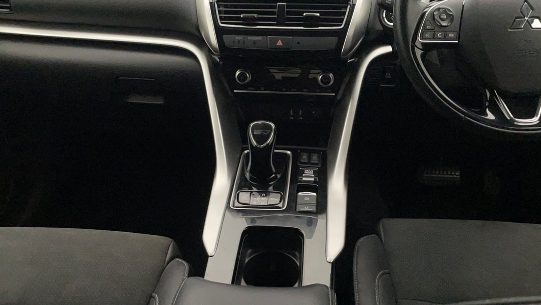 2021 Mitsubishi Eclipse Cross Aspire Phev (awd), Automatic, 43761 km, Gear Lever 