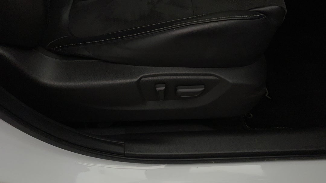 2021 Mitsubishi Eclipse Cross Aspire Phev (awd), Automatic, 43761 km, Drivers Side Adjustment Panel