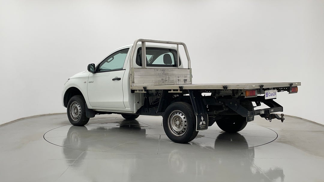 Left Back Diagonal (45- Degree) View