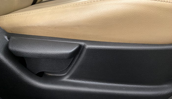 2018 Hyundai Eon ERA PLUS, Petrol, Manual, 21,004 km, Driver Side Adjustment Panel