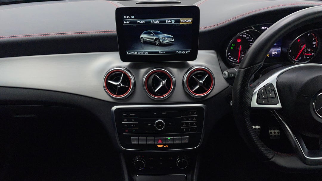 2018 Mercedes-benz GLA 180, Automatic, 51005 km, Center Console