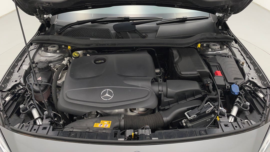 2018 Mercedes-benz GLA 180, Automatic, 51005 km, Open Bonnet (Engine)