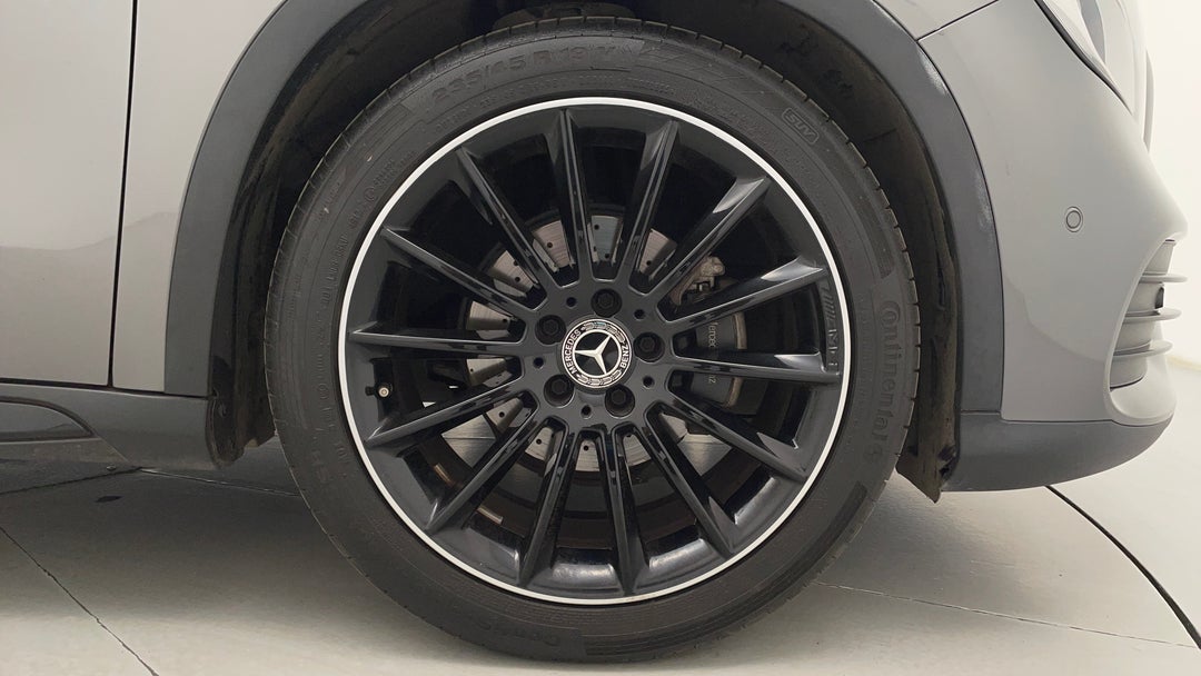 2018 Mercedes-benz GLA 180, Automatic, 51005 km, Right Front Wheel