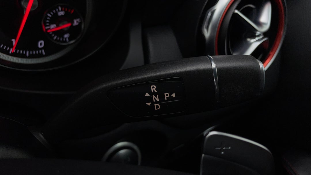 2018 Mercedes-benz GLA 180, Automatic, 51005 km, Gear Lever 