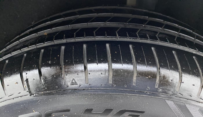 2015 Ford Ecosport 1.5TITANIUM TDCI, Diesel, Manual, 1,28,057 km, Left Rear Tyre Tread