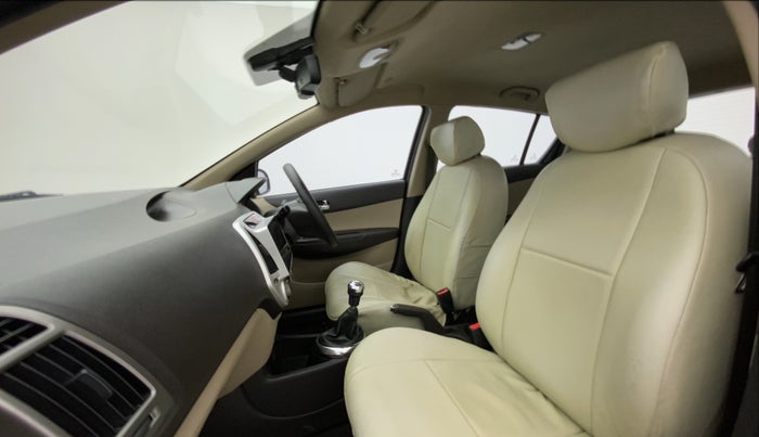 2014 Hyundai Elite i20 SPORTZ 1.2, Petrol, Manual, 70,766 km, Right Side Front Door Cabin