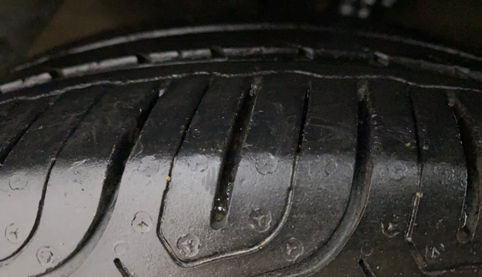 2014 Hyundai Elite i20 SPORTZ 1.2, Petrol, Manual, 70,766 km, Left Front Tyre Tread