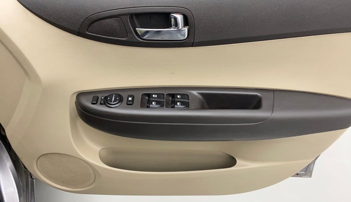2014 Hyundai Elite i20 SPORTZ 1.2, Petrol, Manual, 70,766 km, Driver Side Door Panels Control