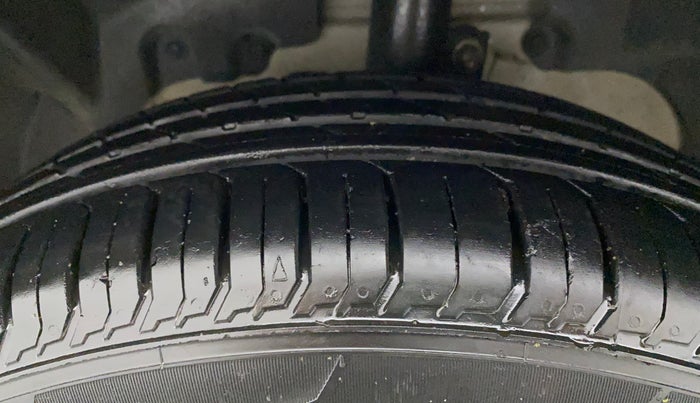 2016 Ford Ecosport AMBIENTE 1.5L DIESEL, Diesel, Manual, 76,166 km, Left Front Tyre Tread