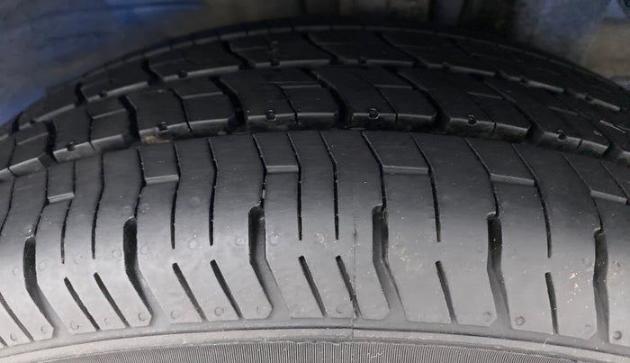 2017 Hyundai Elite i20 MAGNA 1.2, Petrol, Manual, 74,472 km, Left Rear Tyre Tread