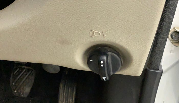 2017 Datsun Go ANNIVERSARY EDITION, Petrol, Manual, 44,793 km, Dashboard - Headlight height adjustment not working
