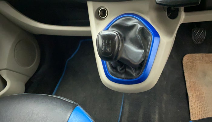 2017 Datsun Go ANNIVERSARY EDITION, Petrol, Manual, 44,793 km, Gear Lever
