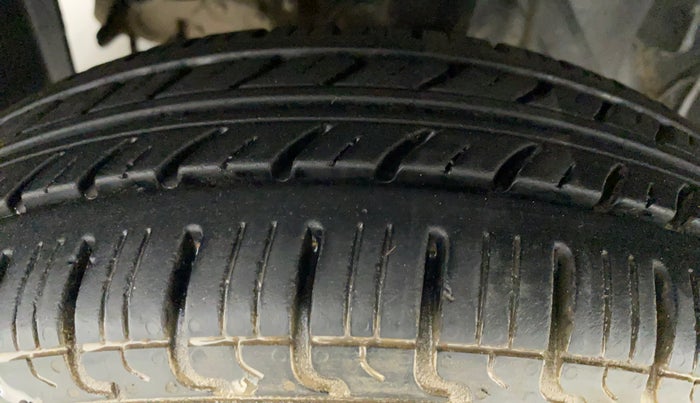 2017 Datsun Go ANNIVERSARY EDITION, Petrol, Manual, 44,793 km, Left Front Tyre Tread