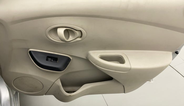 2017 Datsun Go ANNIVERSARY EDITION, Petrol, Manual, 44,793 km, Driver Side Door Panels Control