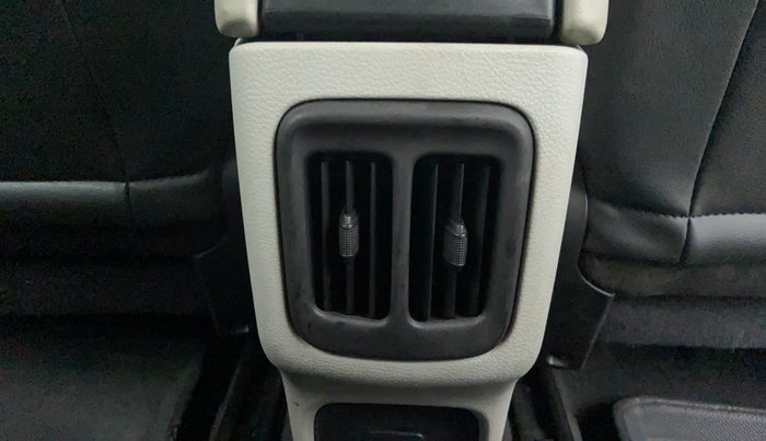 2017 Jeep Compass LIMITED 1.4 PETROL AT, Petrol, Automatic, 1,23,456 km, Rear AC Vents