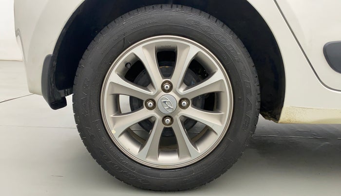 2016 Hyundai Grand i10 ASTA 1.2 KAPPA VTVT OPT, Petrol, Manual, 28,115 km, Right Rear Wheel