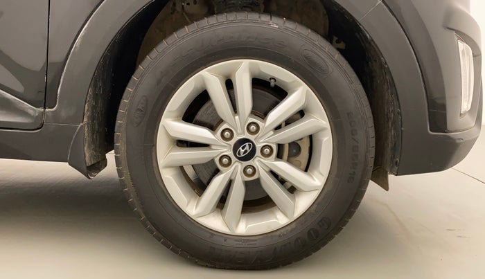 2016 Hyundai Creta SX PLUS 1.6 PETROL, Petrol, Manual, 1,13,503 km, Right Front Wheel