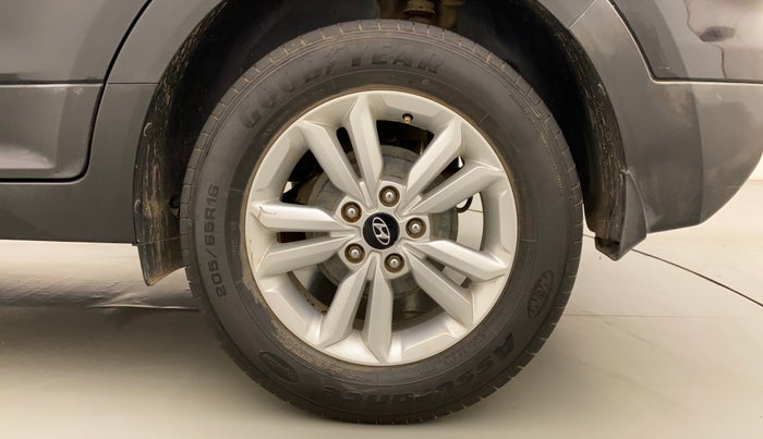 2016 Hyundai Creta SX PLUS 1.6 PETROL, Petrol, Manual, 1,13,503 km, Left Rear Wheel