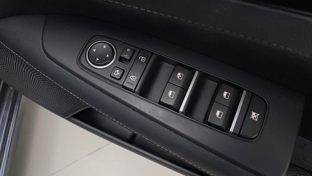 2021 Kia Cerato Sport+, Automatic, 26377 km, Drivers Side Door Panel Controls