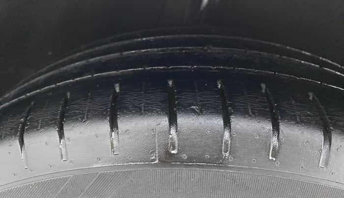 2015 Maruti Baleno ZETA PETROL 1.2, CNG, Manual, 72,818 km, Right Rear Tyre Tread