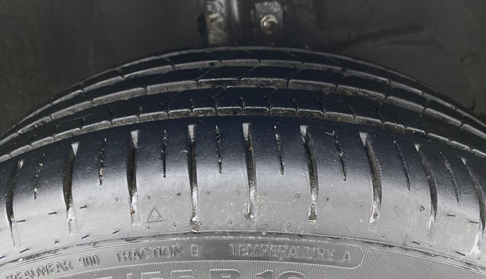 2015 Maruti Baleno ZETA PETROL 1.2, CNG, Manual, 72,818 km, Right Front Tyre Tread